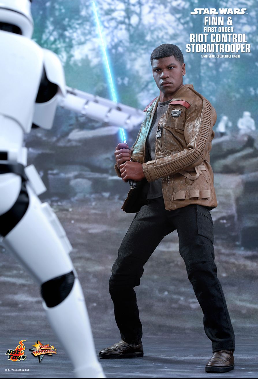 JualHotToys.com Toko JUAL HOT TOYS Star Wars Finn & Riot Stormtrooper MMS346 1/6 Movie Action Figure Harga Murah - MISB Produk Distributor Resmi Jakarta Indonesia