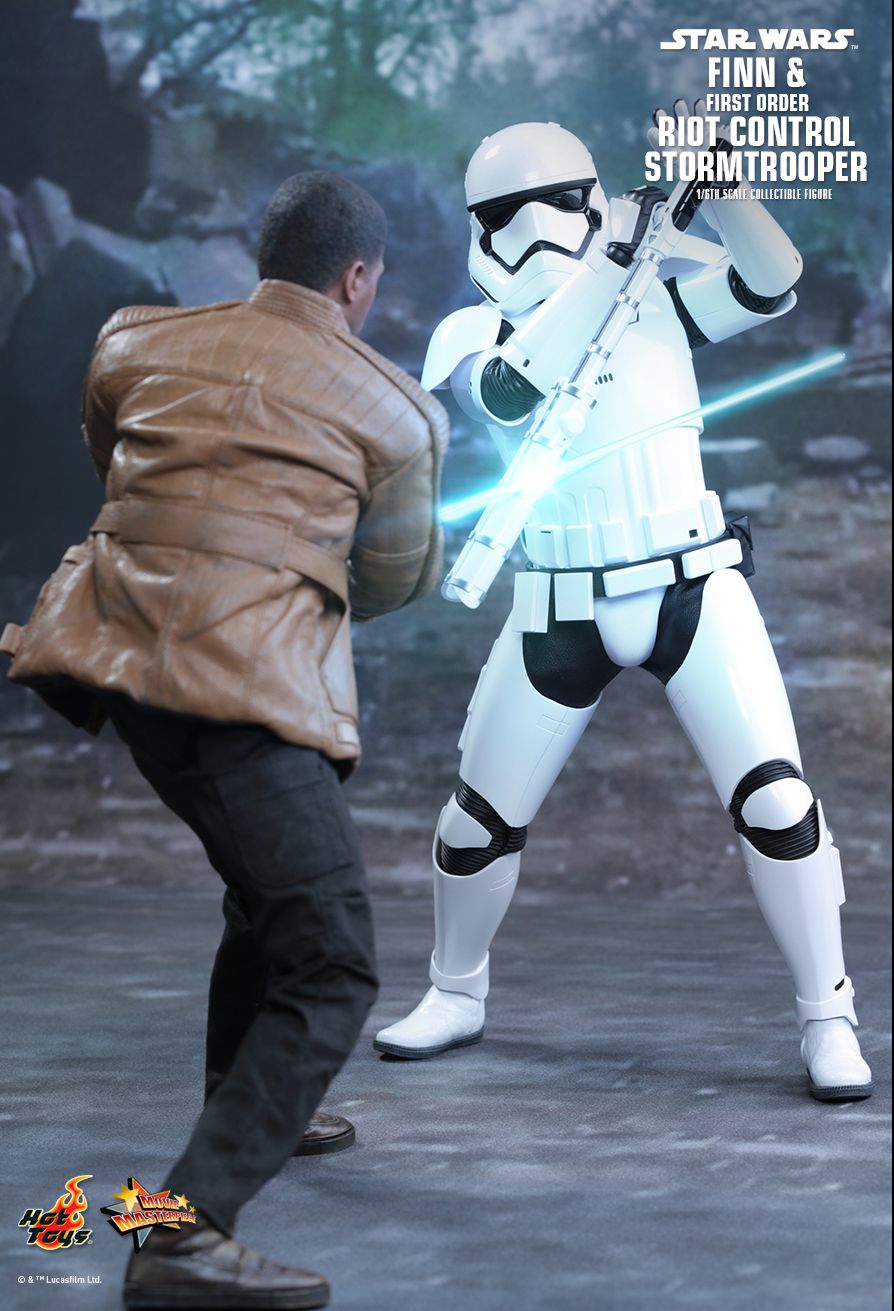 JualHotToys.com Toko JUAL HOT TOYS Star Wars Finn & Riot Stormtrooper MMS346 1/6 Movie Action Figure Harga Murah - MISB Produk Distributor Resmi Jakarta Indonesia